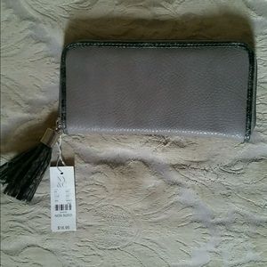 NY&Co vegan leather zip wallet.